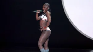 <span style="font-family: arial, helvetica, sans-serif; font-size: 14pt;">Doechii durante sua apresentação no Grammy Awards 2025</span>