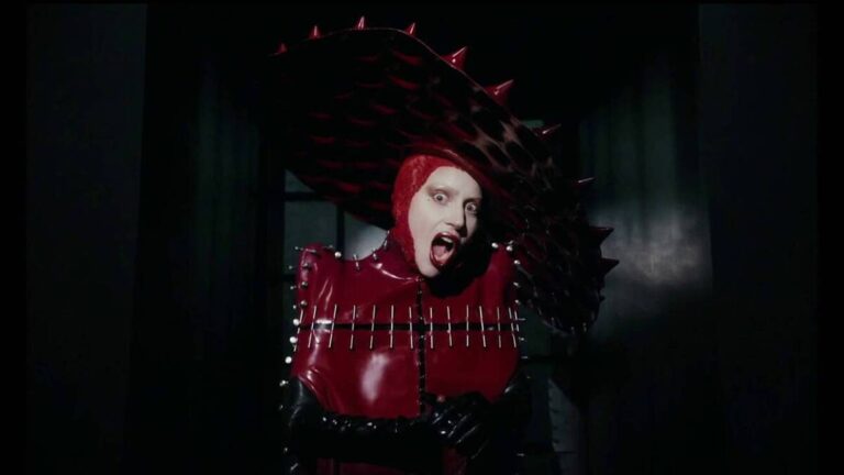 Leia mais sobre o artigo Lady Gaga lança “Mayhem” e retorna às raízes pop